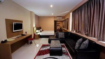 32-tommers fladskærms-tv med satellitkanaler, tv