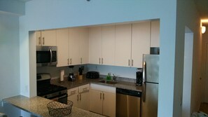 Luxury Apartment, 2 Bedrooms, Kitchen, City View | Private kitchen