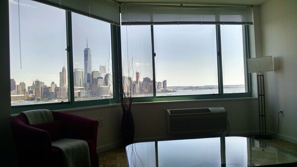 Luxury Apartment, 2 Bedrooms, Kitchen, City View