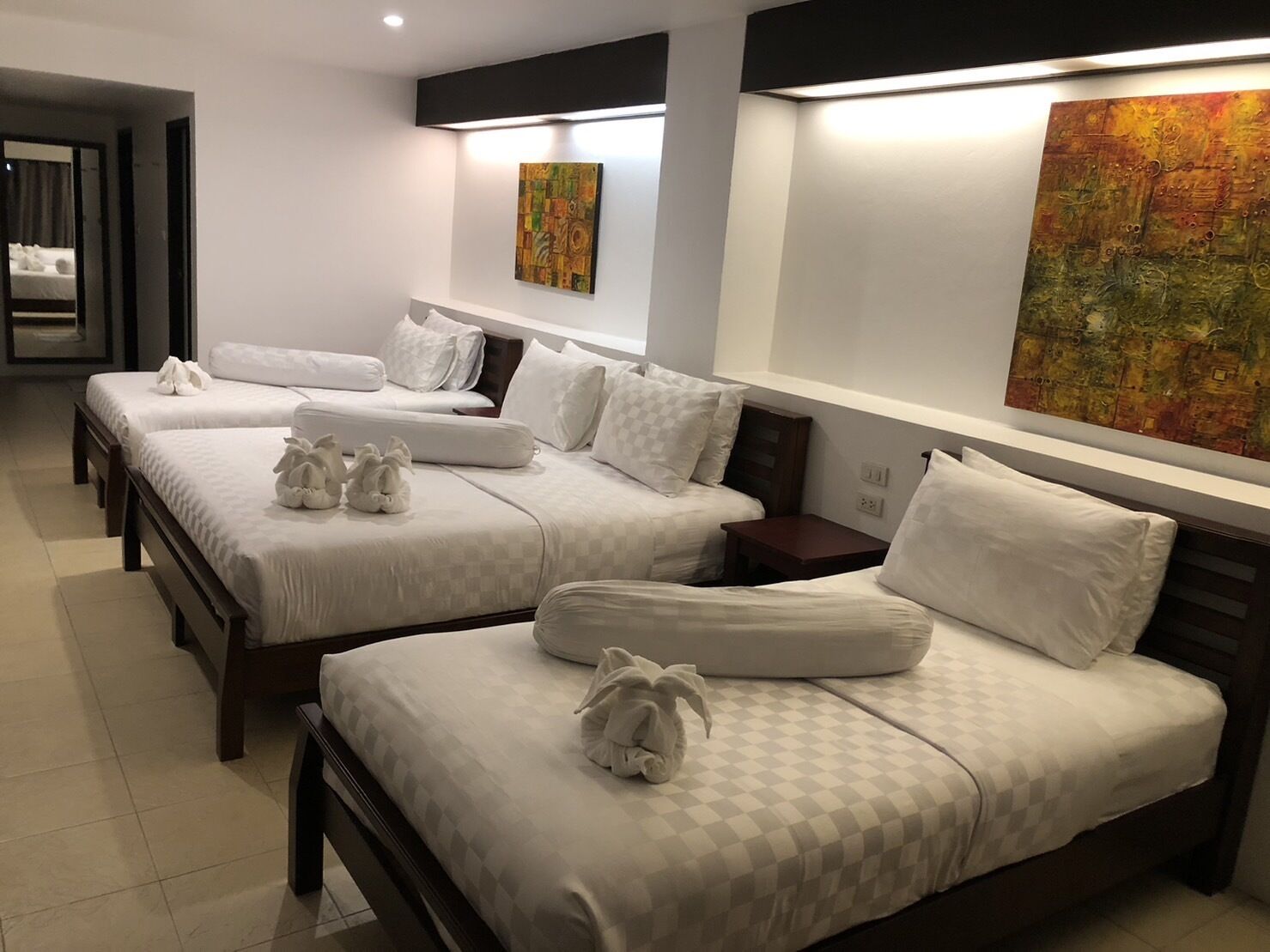 family room | in-room safe, desk, free wifi