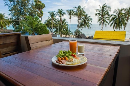 Exterior. Baan Talay - Thungwualaen