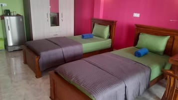 Chambre Deluxe, plusieurs chambres, vue sur la plage, en face de la plage | 2 chambres, minibar, coffre-fort, bureau