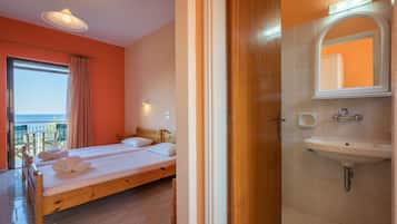 Apartment, 2 Bedrooms, Sea View | Bathroom | Shower, hair dryer, towels