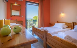 Classic Studio, Sea View | In-room safe, free cots/infant beds, rollaway beds, free WiFi - Julia Studios (Zakynthos)