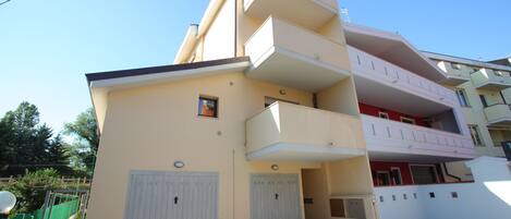 Coffres-forts dans les chambres, bureau, chambres insonorisées