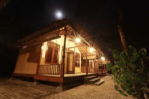 Standardzimmer | Zimmersafe, Bettwäsche