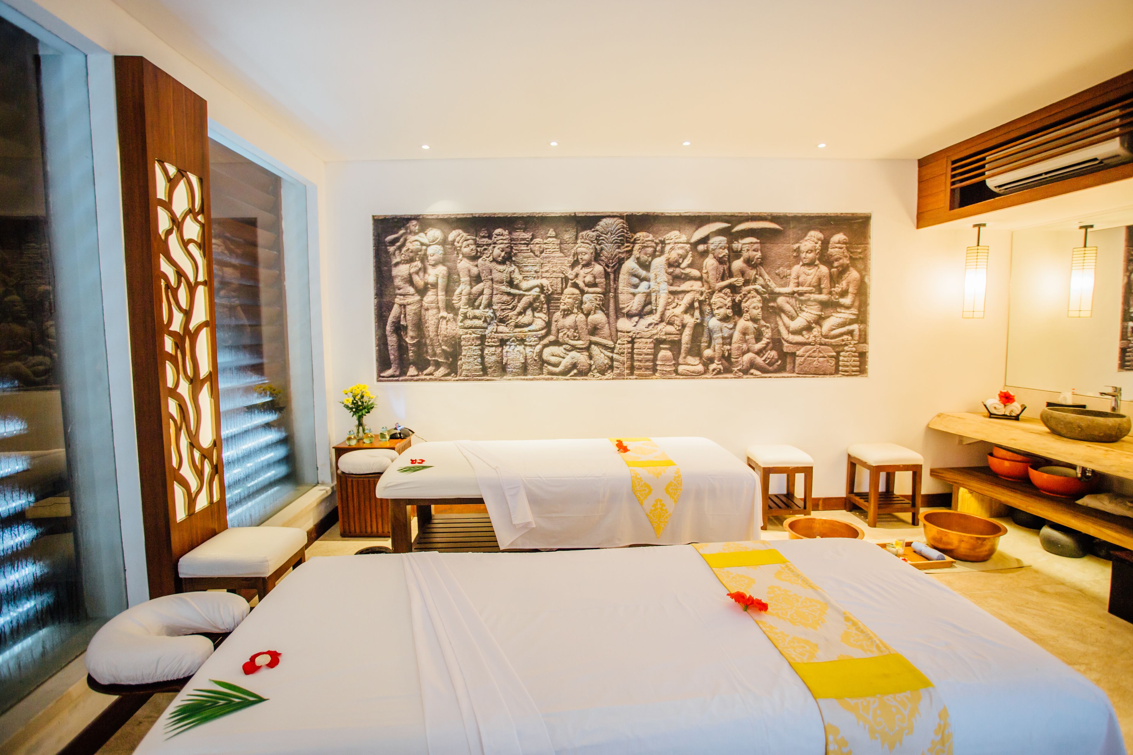 Baño de vapor, tratamientos corporales y aromaterapia 