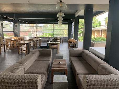 Restaurant. Handagedara Resort