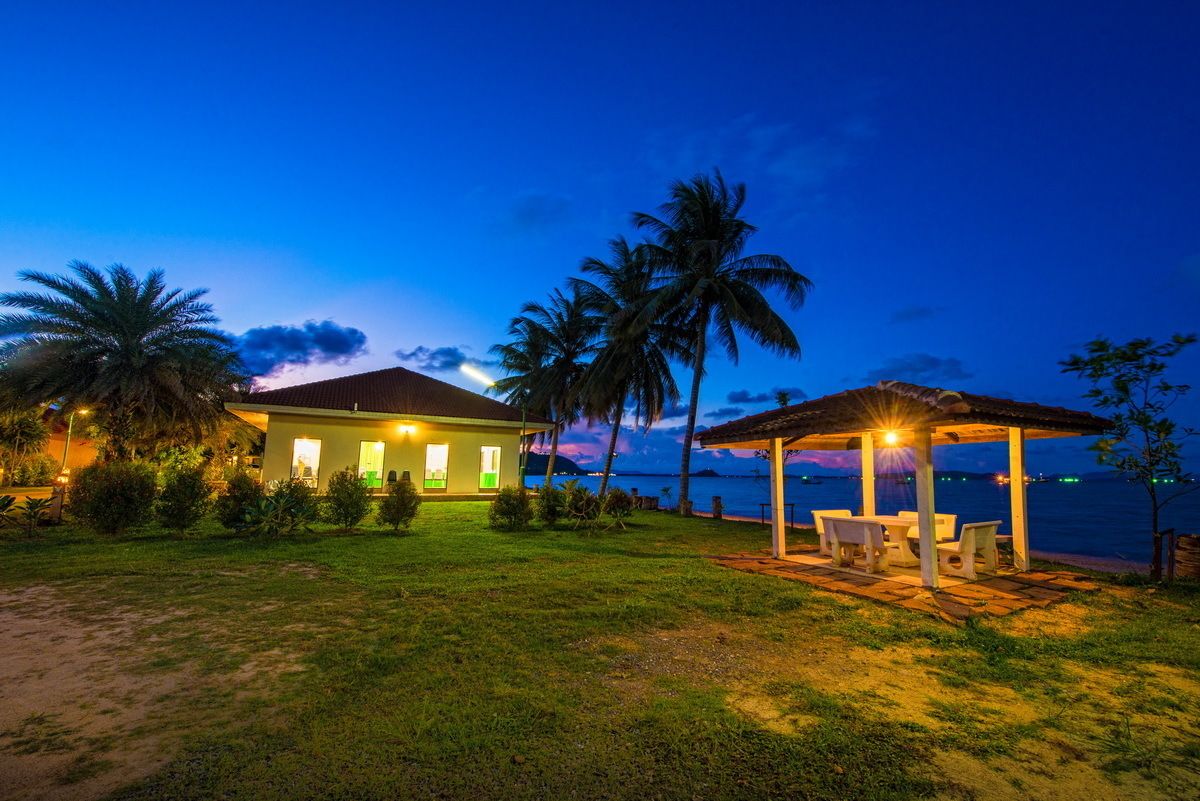 Superior Sea View | Desk, rollaway beds, free WiFi