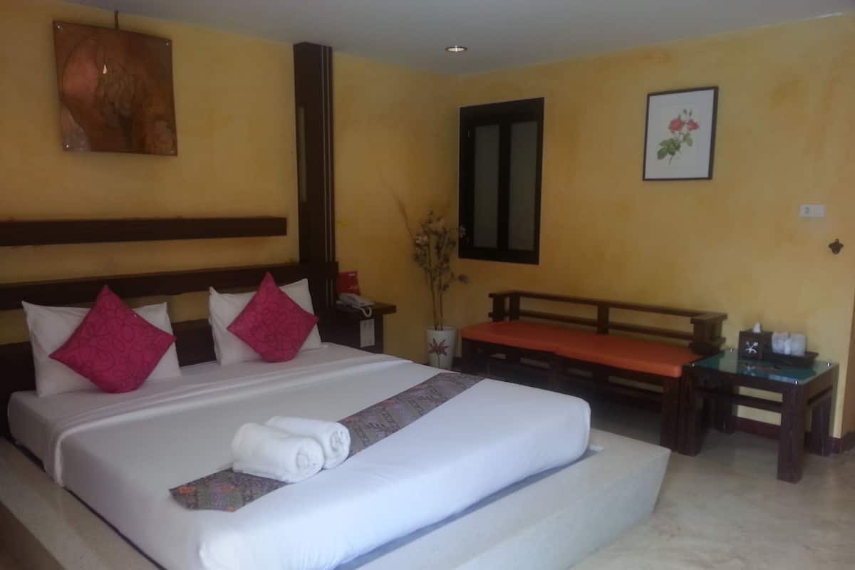 Superior Pool View | Escritorio, camas extra y wifi gratis