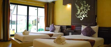 Een bureau, extra bedden, gratis wifi