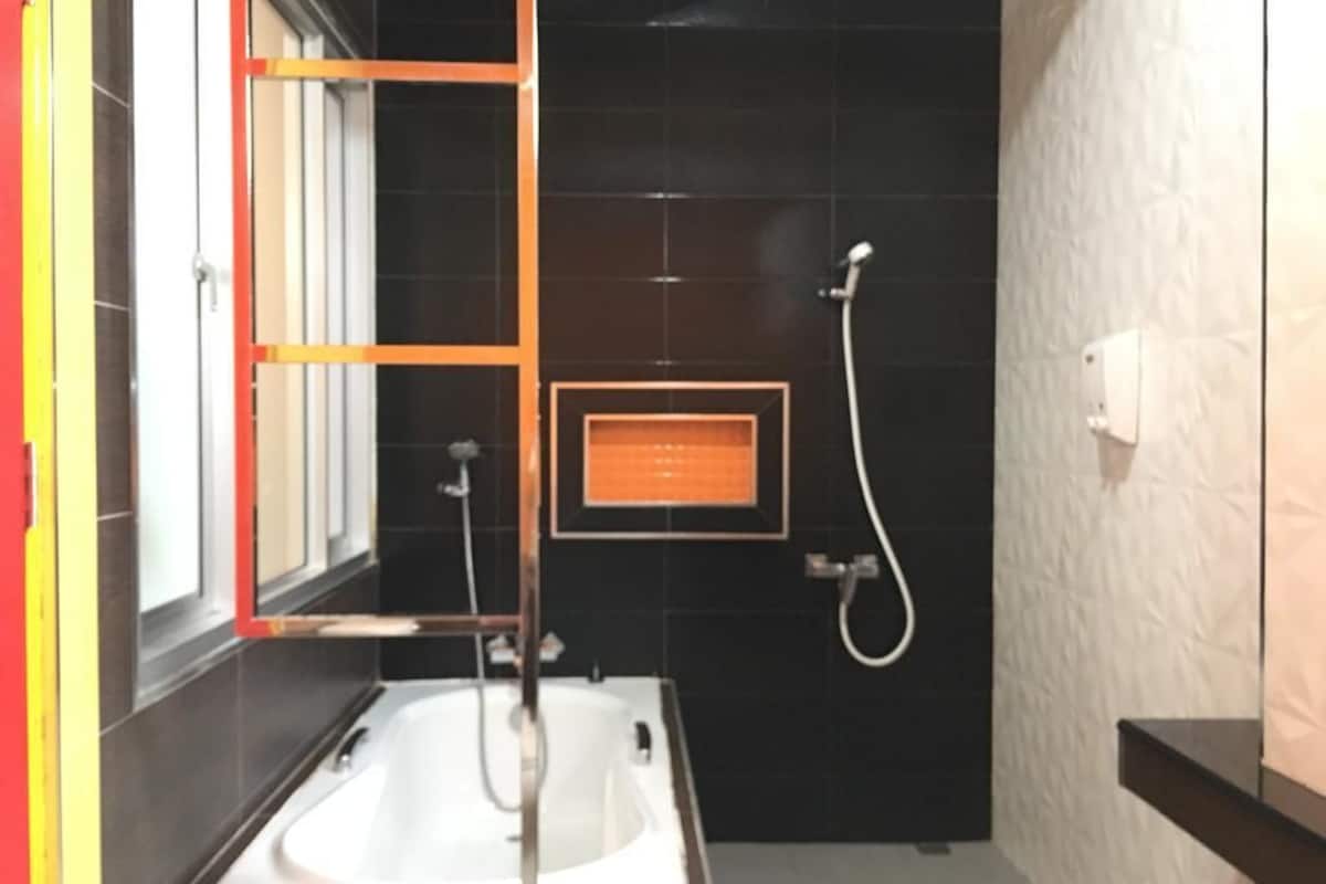 standard double room - building  | desk, rollaway beds, free wifi