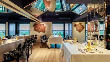 Ókeypis morgunverðarhlaðborð daglega