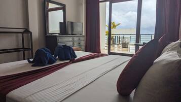 Deluxe Double Room, 1 King Bed | Desk, soundproofing, free WiFi