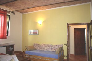 Apartamento, 2 quartos, 2 banheiros | Área de estar