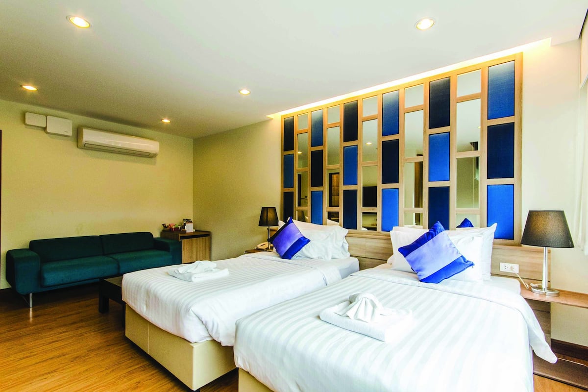 Superior Room | 1 bedroom, minibar, in-room safe, free WiFi