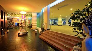 Sauna, hammam, hammam, soins du visage, soins de manucure et de pédicure