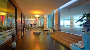 Sauna, steam room, Turkish bath/hammam, facials, manicures and pedicures