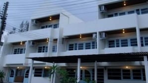 Unclassified image, 5 of 41, button - Albatross Guesthouse Thungwualaen Beach (Pathio)