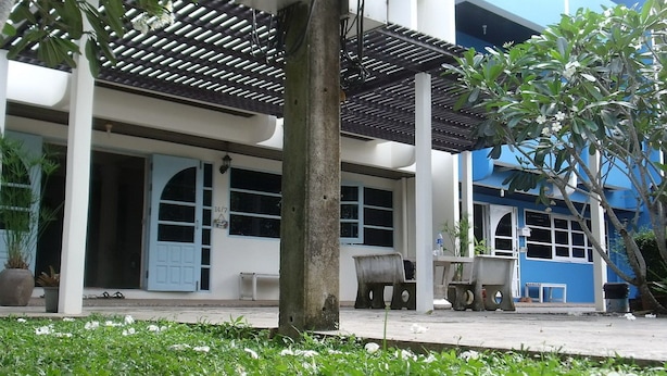 Unclassified image, 1 of 41, button - Albatross Guesthouse Thungwualaen Beach (Pathio)