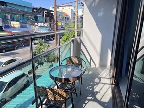 Tempat makan luar