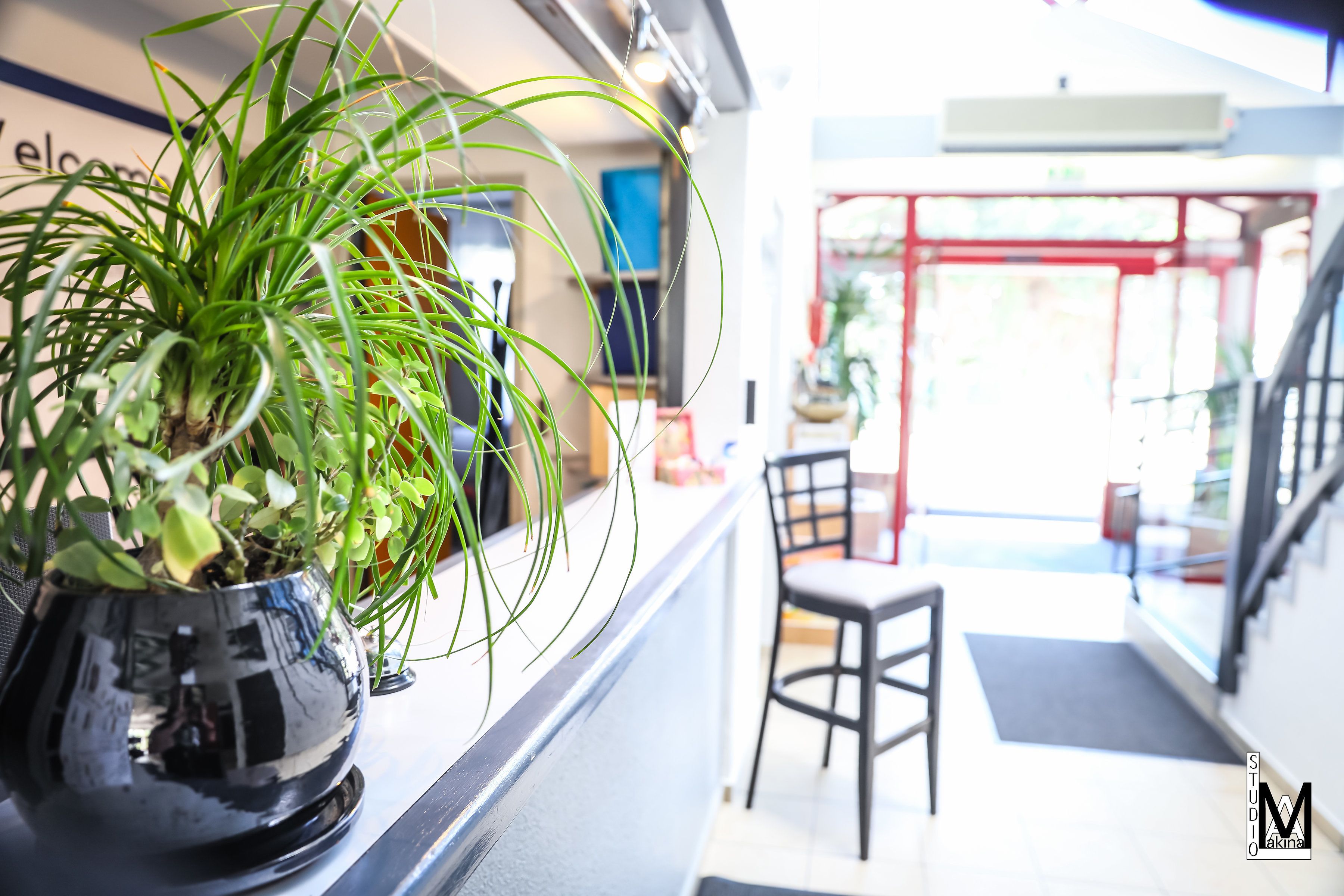 ฝ่ายต้อนรับ