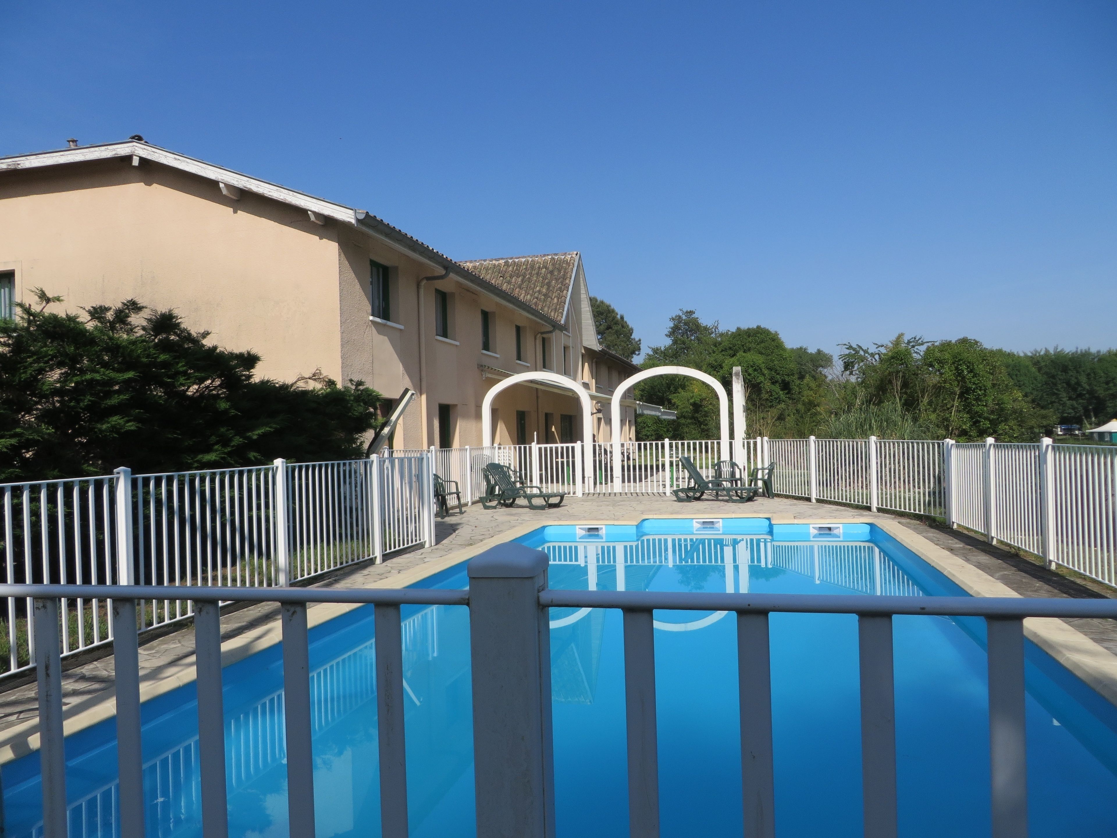 Outdoor pool, pool loungers