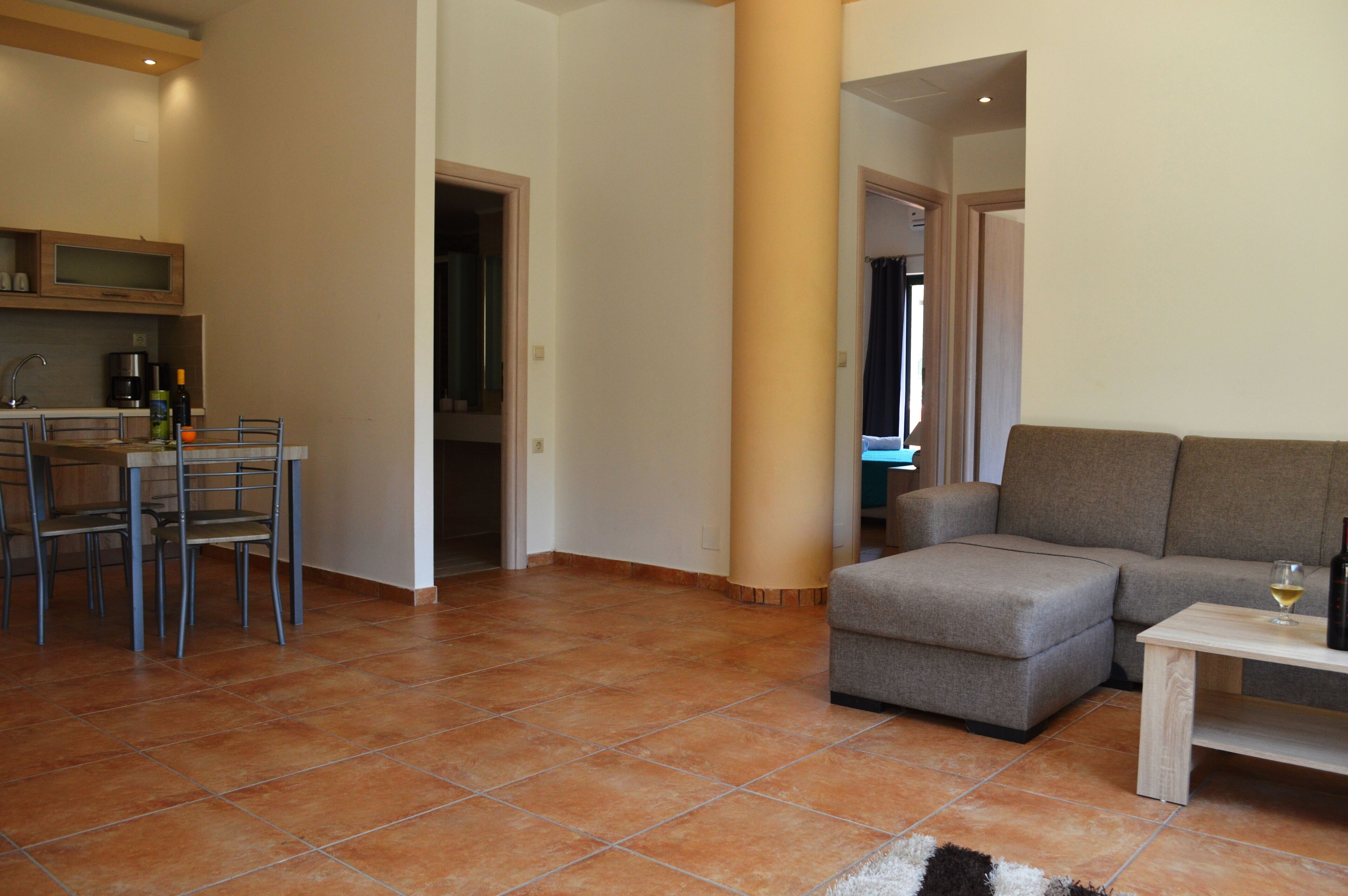 apartment, 2 bedrooms | living area | 25-inch flat-screen tv with satellite channels, tv