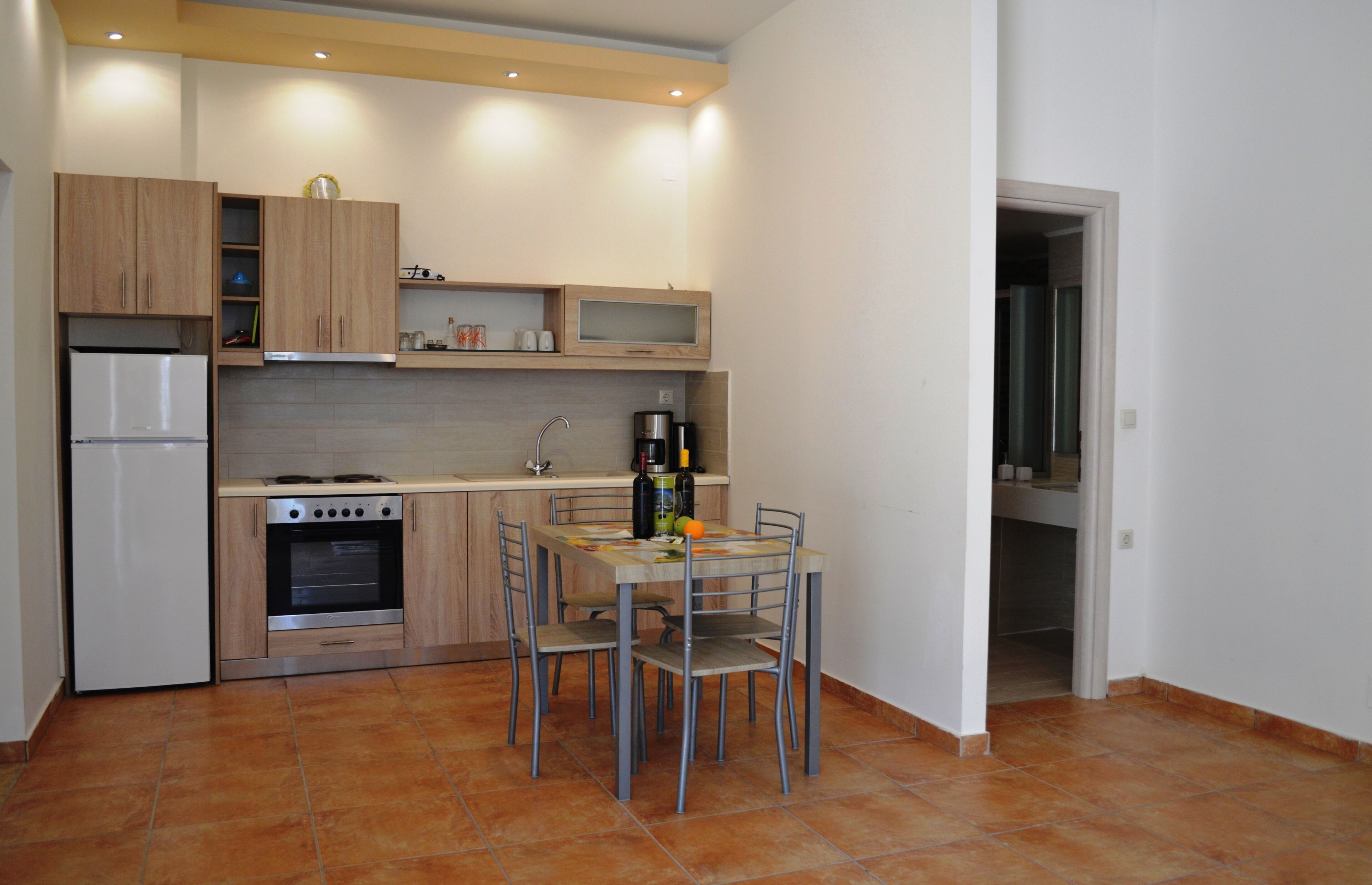 apartment, 2 bedrooms | private kitchen | fridge, oven, stovetop, coffee/tea maker