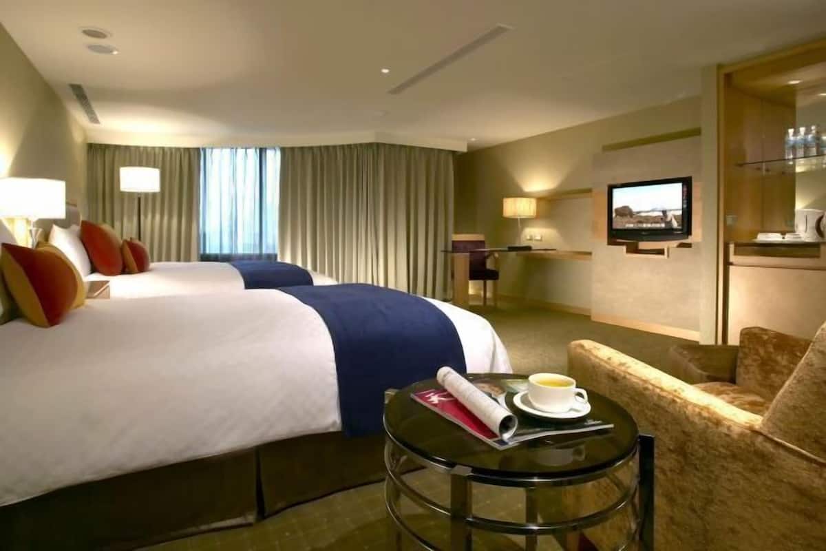 Minibar, escritorio, camas plegables/adicionales y wifi gratis