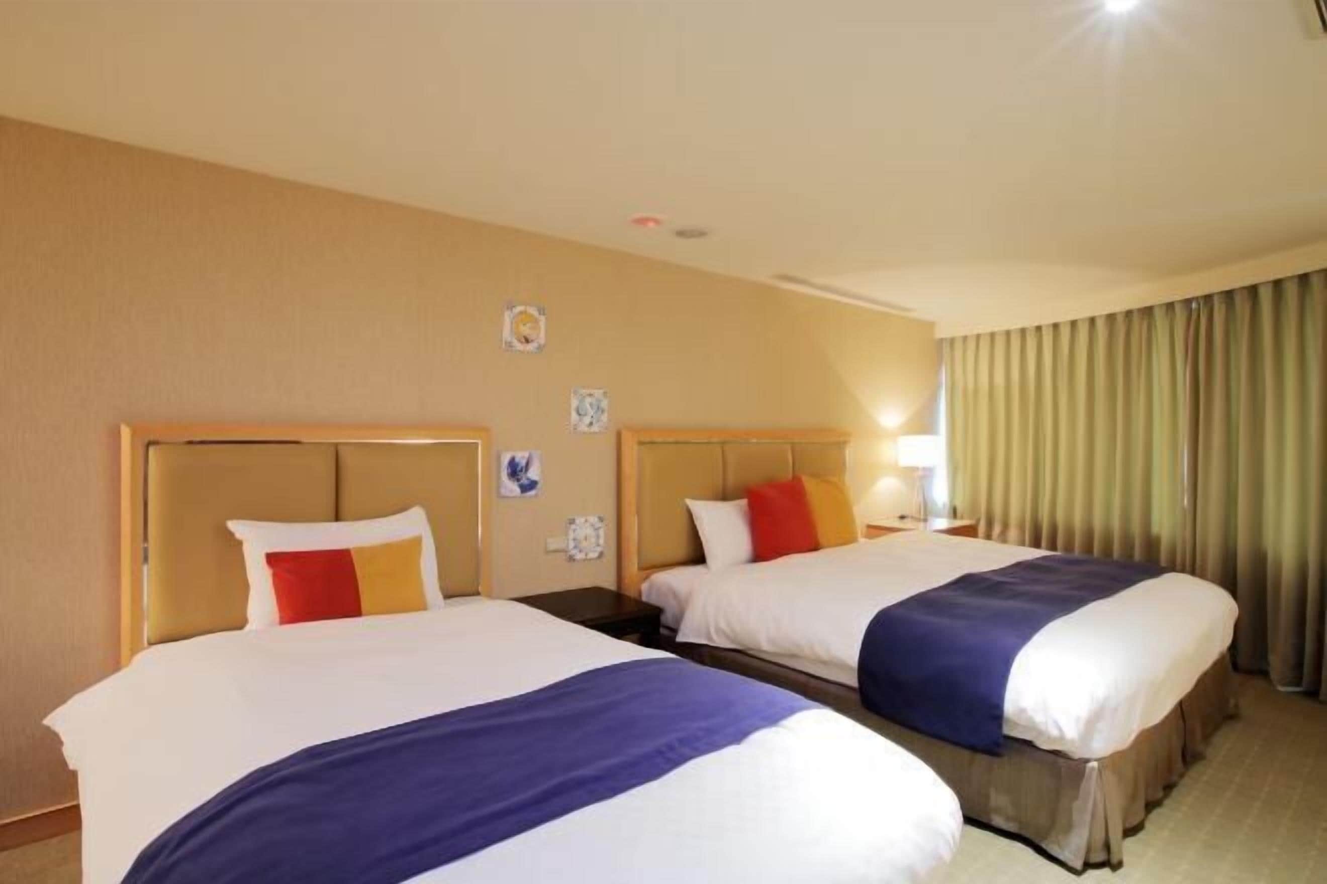 Minibar, desk, rollaway beds, free WiFi