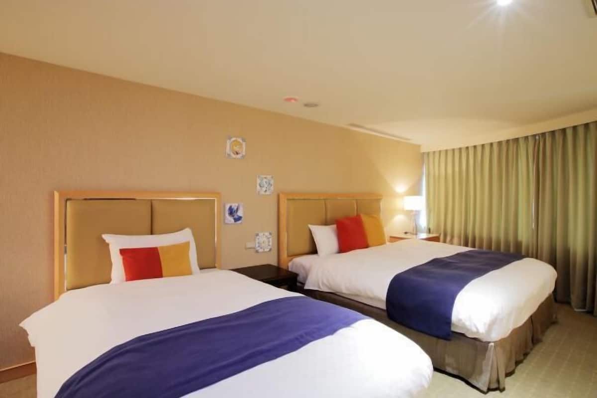 Minibar, desk, rollaway beds, free WiFi