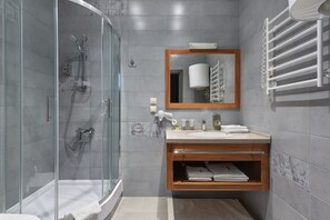 Apartment, 1 Bedroom, Balcony | Bathroom | Free toiletries, hair dryer, slippers, towels - Twin Apart Hotel (Kyiv)