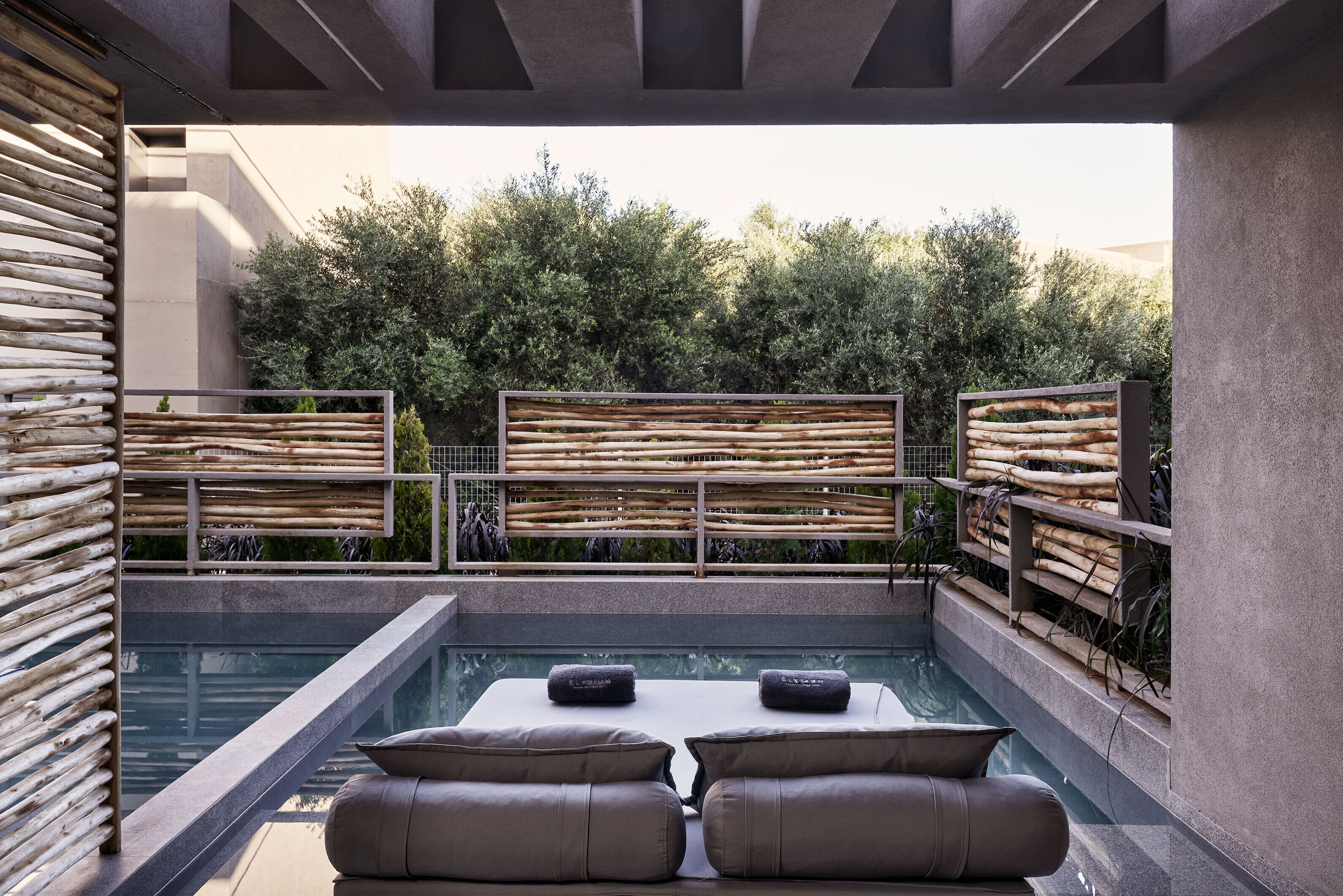 المنشأة من الخارج