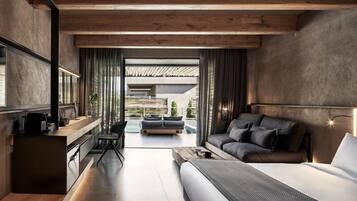 Elegance Suite with Pool | Sengetøy av topp kvalitet, senger med overmadrass og minibar