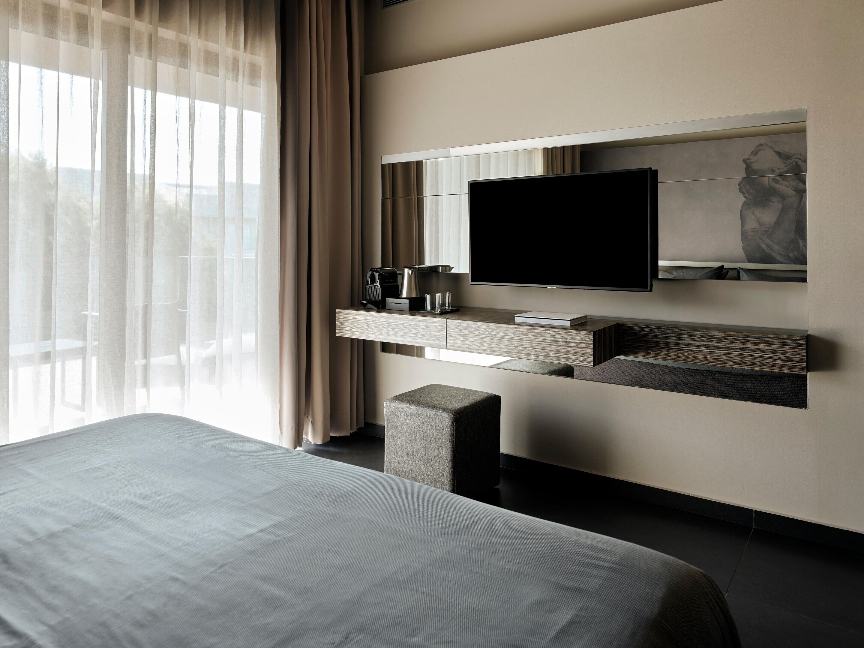 Premium bedding, pillowtop beds, minibar, in-room safe