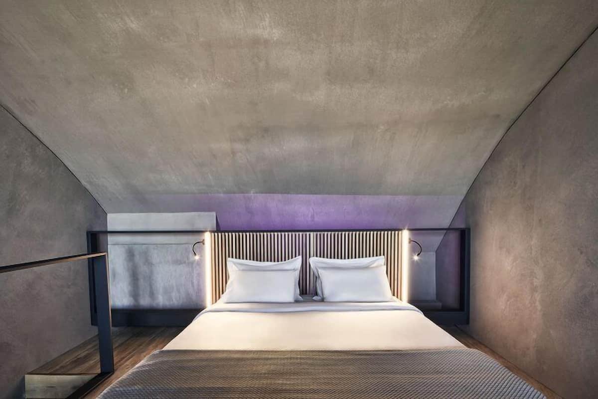 Loft Suite with Outdoor Jacuzzi | Premium bedding, pillow-top beds, minibar, in-room safe