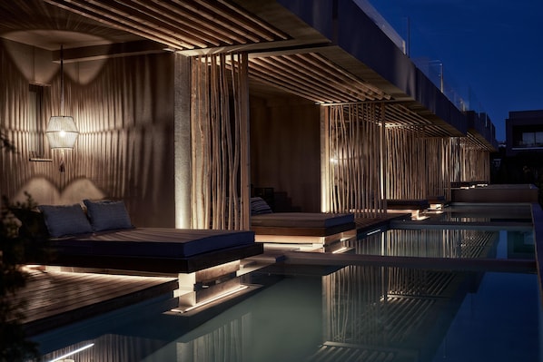 Comfort-Zimmer (Independent Pool) | Pool | Außenpool, geöffnet von 11:00 Uhr bis 18:00 Uhr, Cabañas (kostenlos)