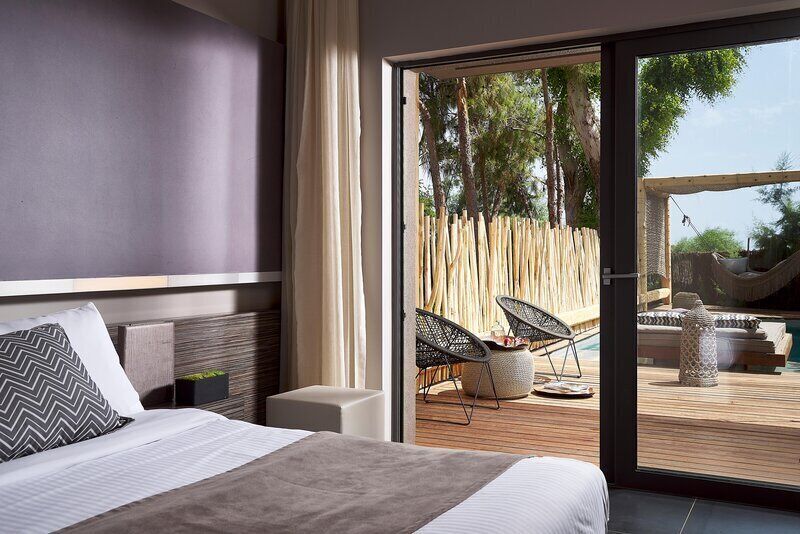 Signature Retreat with Pool | Premium bedding, pillow-top beds, minibar, in-room safe
