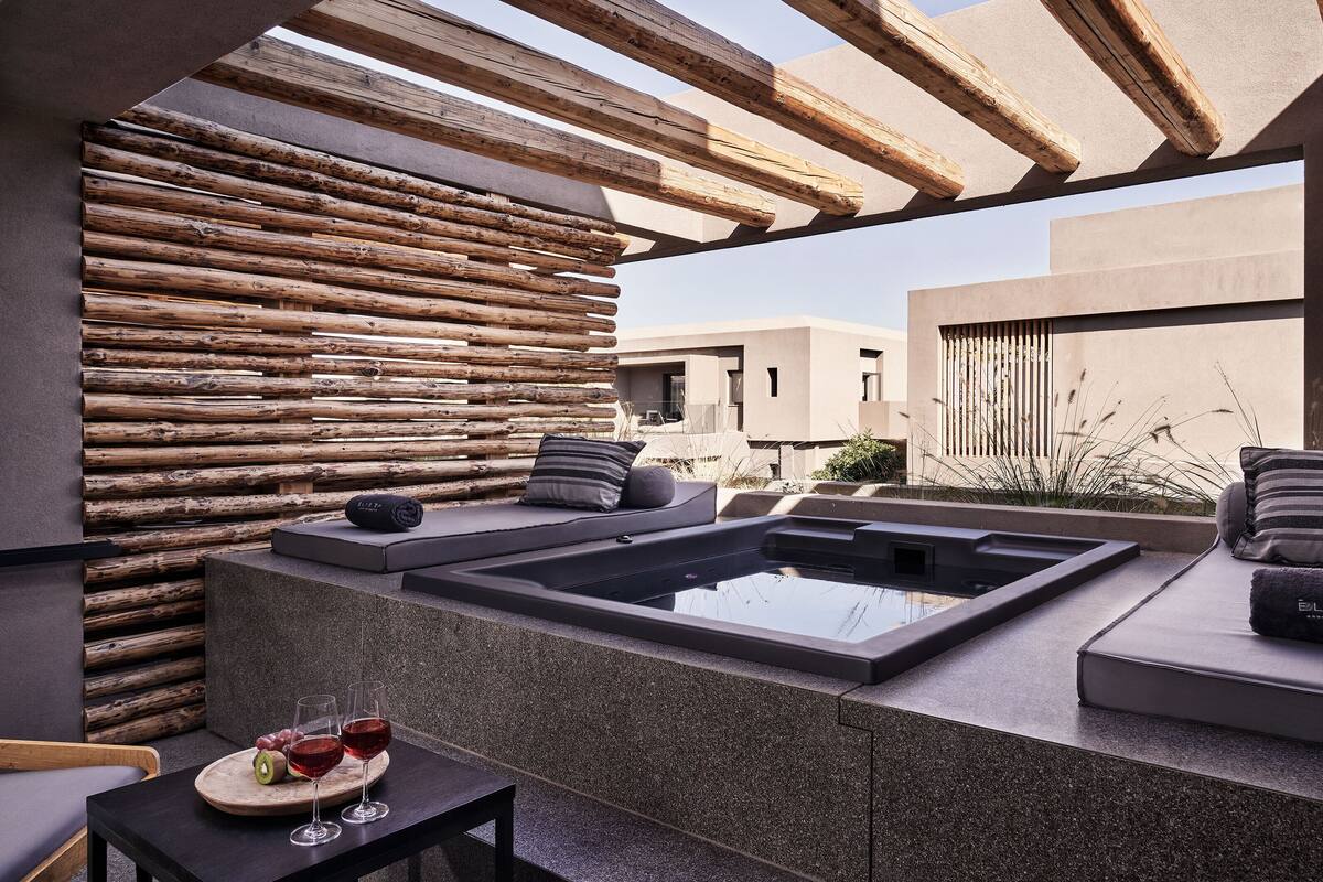 Loft Suite with Outdoor Jacuzzi | Terrace/patio