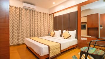 Deluxe Double Room, 1 Double Bed | Desk, laptop workspace, free WiFi, bed sheets