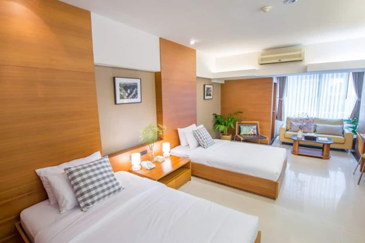 1 bedroom, in-room safe, desk, free wifi