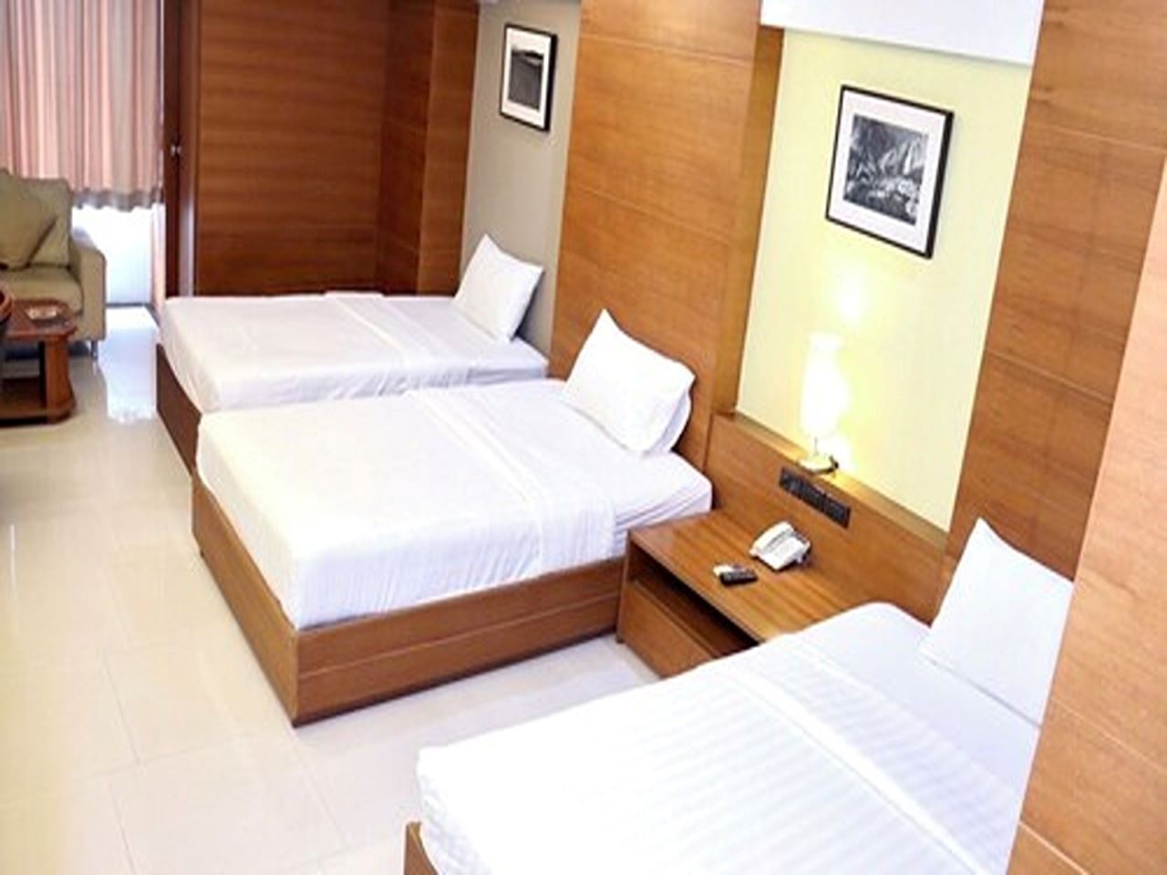 triple room | 1 bedroom, in-room safe, desk, free wifi