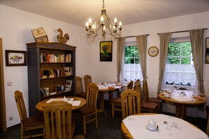 Daily buffet breakfast (EUR 6.00 per person)