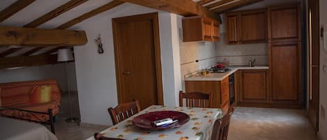 Monolocale, 1 camera da letto, edificio separato | Pasti in camera