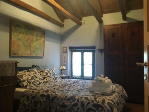 Apartment, 1 Schlafzimmer | Zimmersafe, individuell dekoriert, individuell eingerichtet