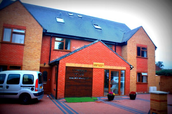 Exterior - Heathrow Traveller B&B (Hounslow)