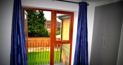 Heathrow Traveller B&B