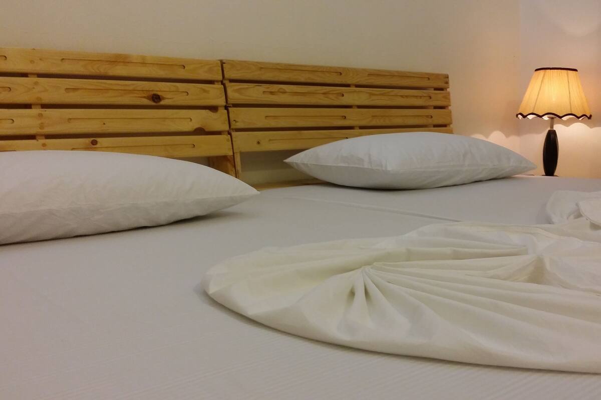 Deluxe Double or Twin Room, 1 King Bed