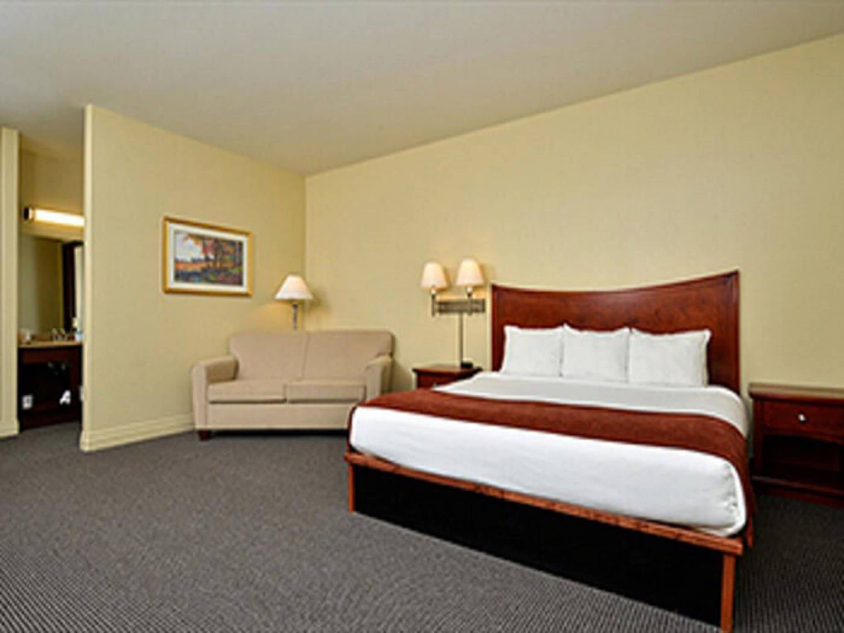 suite, 1 king bed | desk, laptop workspace, blackout curtains, free wifi